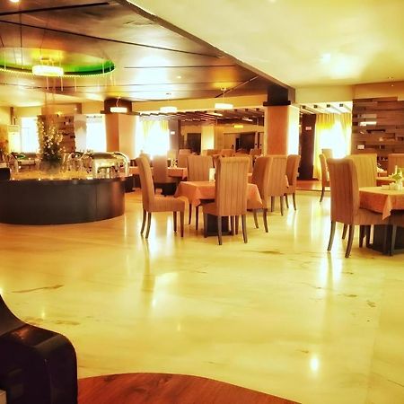 Travello Hotel Manado Dış mekan fotoğraf