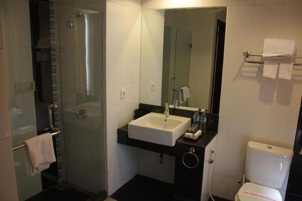 Travello Hotel Manado Dış mekan fotoğraf