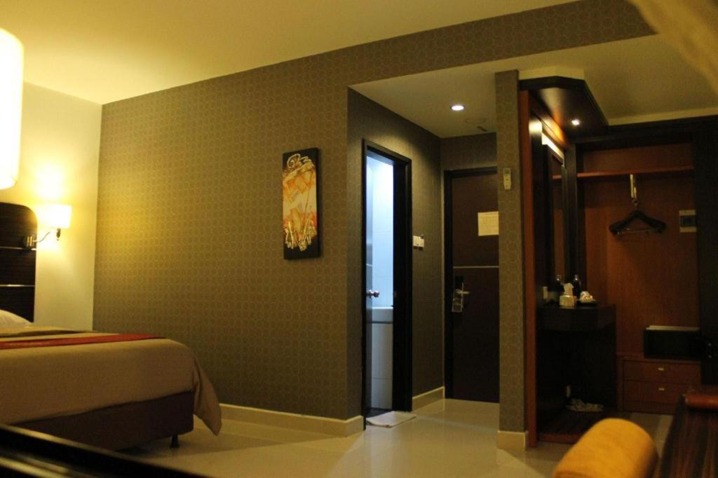 Travello Hotel Manado Dış mekan fotoğraf
